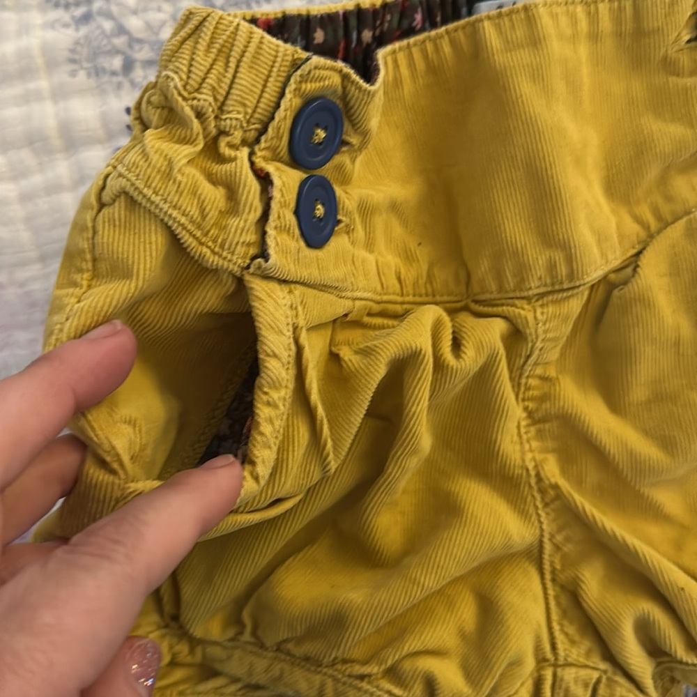 Baby Boden Yellow Kids Corduroy Shorts size 2-3 Y - Picture 2 of 4
